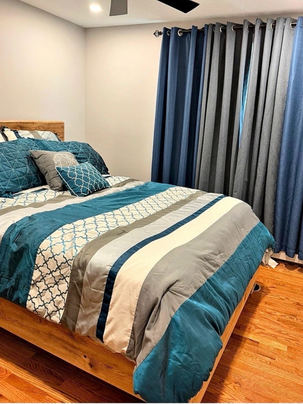Geometric Blue & Gray Comforter Set